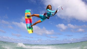 KITESURFING